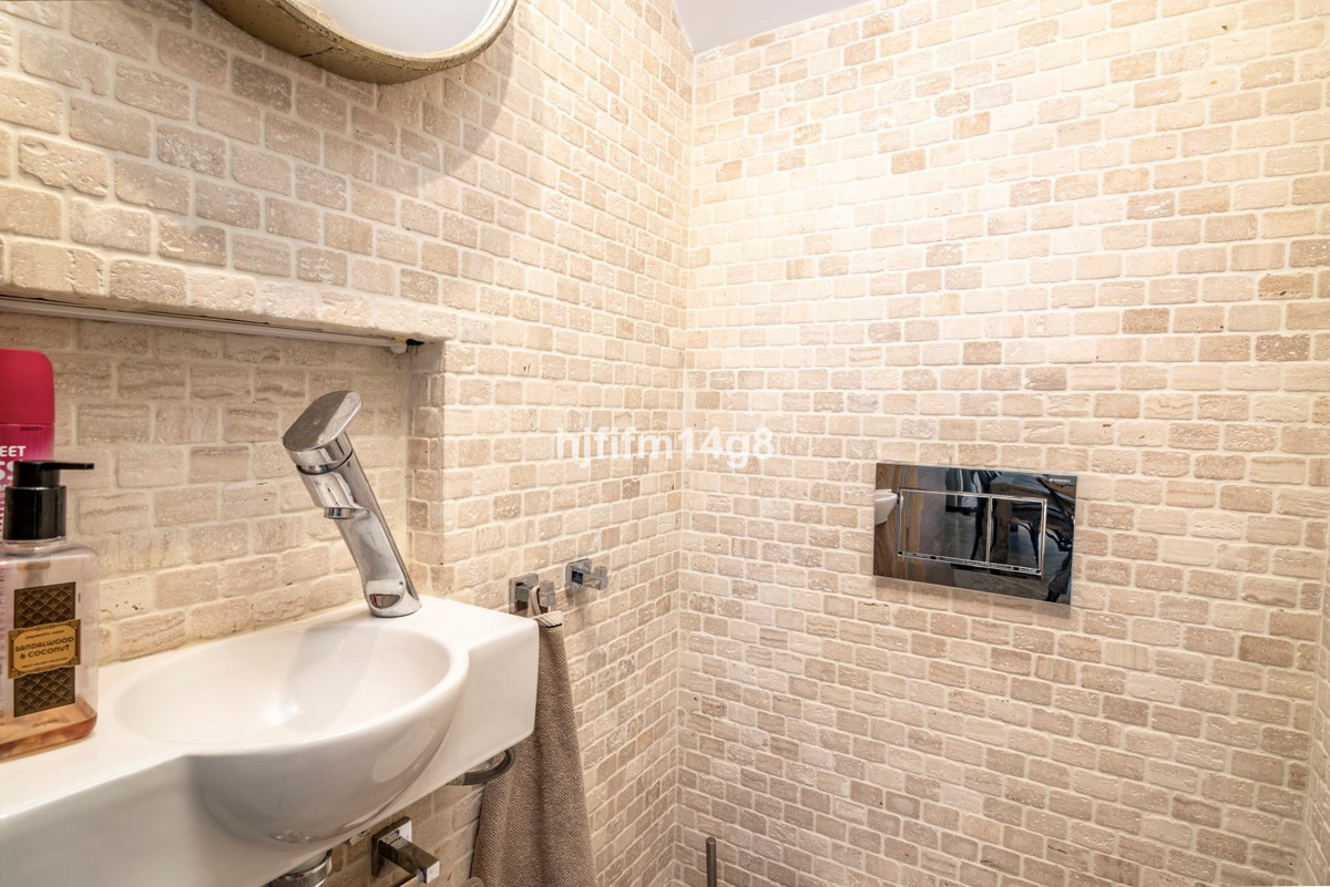 3 Bed Apartment for sale in Nueva Andalucía Costa Del Sol, Málaga, Spain