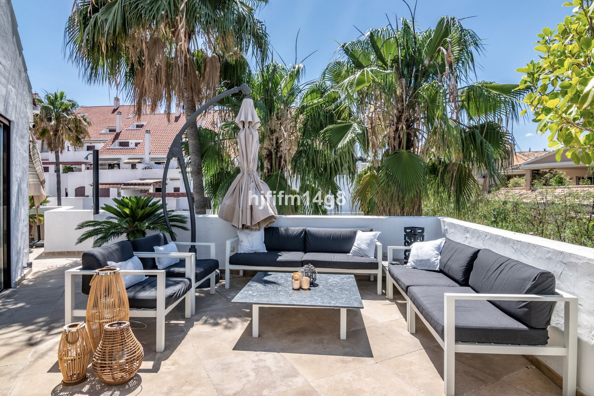 3 Bed Apartment for sale in Nueva Andalucía Costa Del Sol, Málaga, Spain