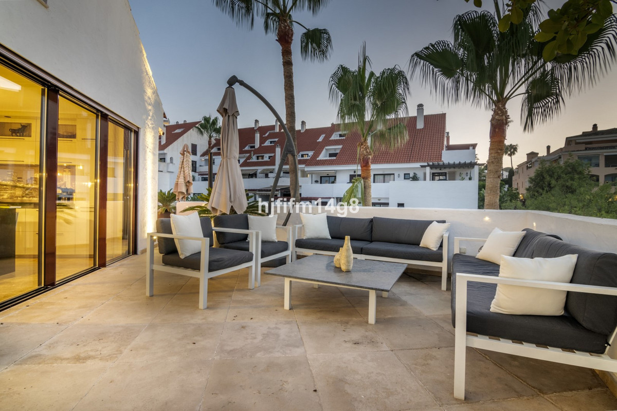 3 Bed Apartment for sale in Nueva Andalucía Costa Del Sol, Málaga, Spain