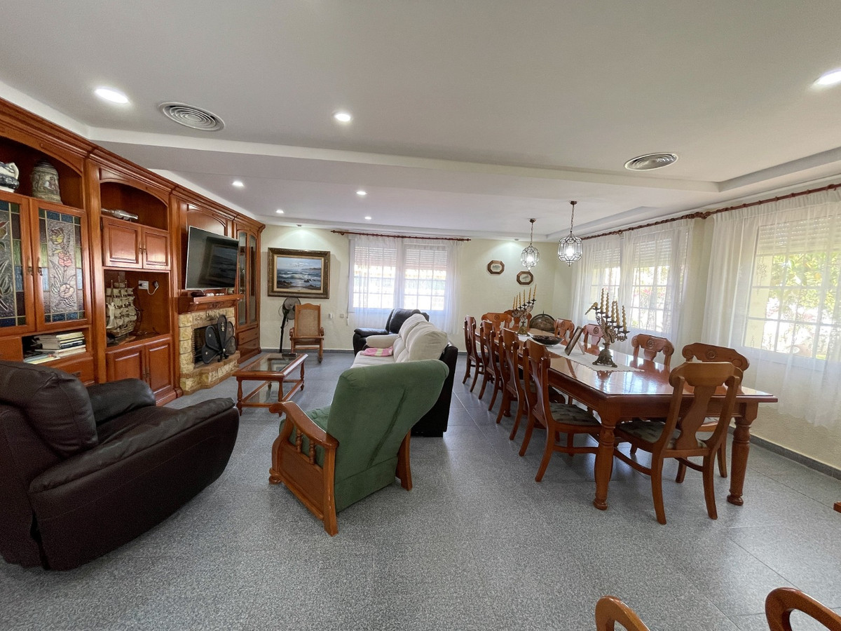 8 Bed Townhouse for sale in Cabo Roig Costa Blanca, Alicante, Spain