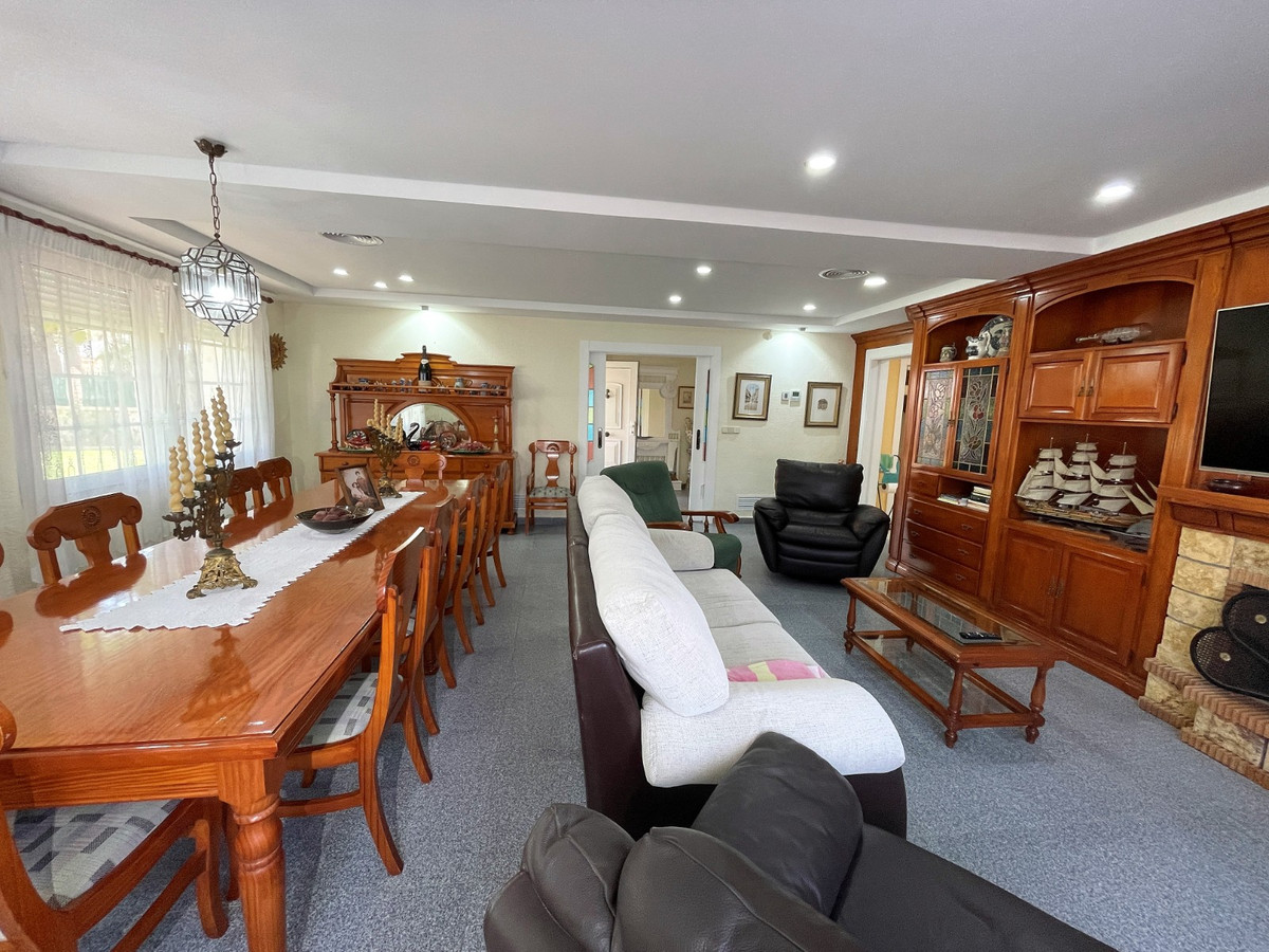 8 Bed Townhouse for sale in Cabo Roig Costa Blanca, Alicante, Spain