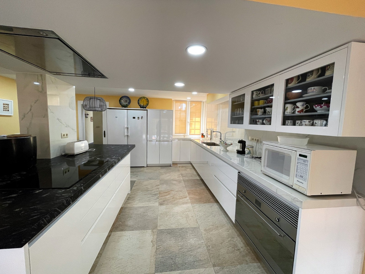 8 Bed Townhouse for sale in Cabo Roig Costa Blanca, Alicante, Spain