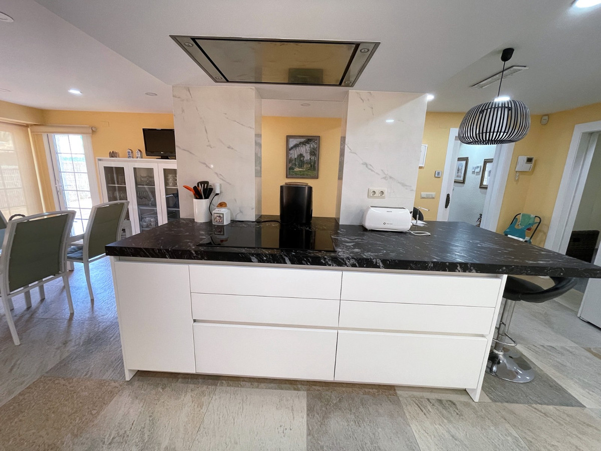 8 Bed Townhouse for sale in Cabo Roig Costa Blanca, Alicante, Spain