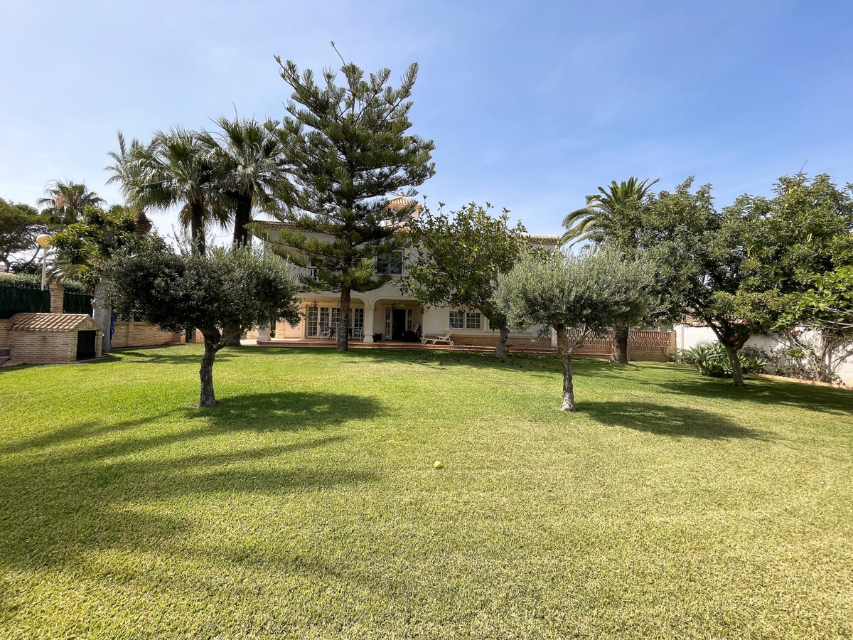 8 Bed Townhouse for sale in Cabo Roig Costa Blanca, Alicante, Spain