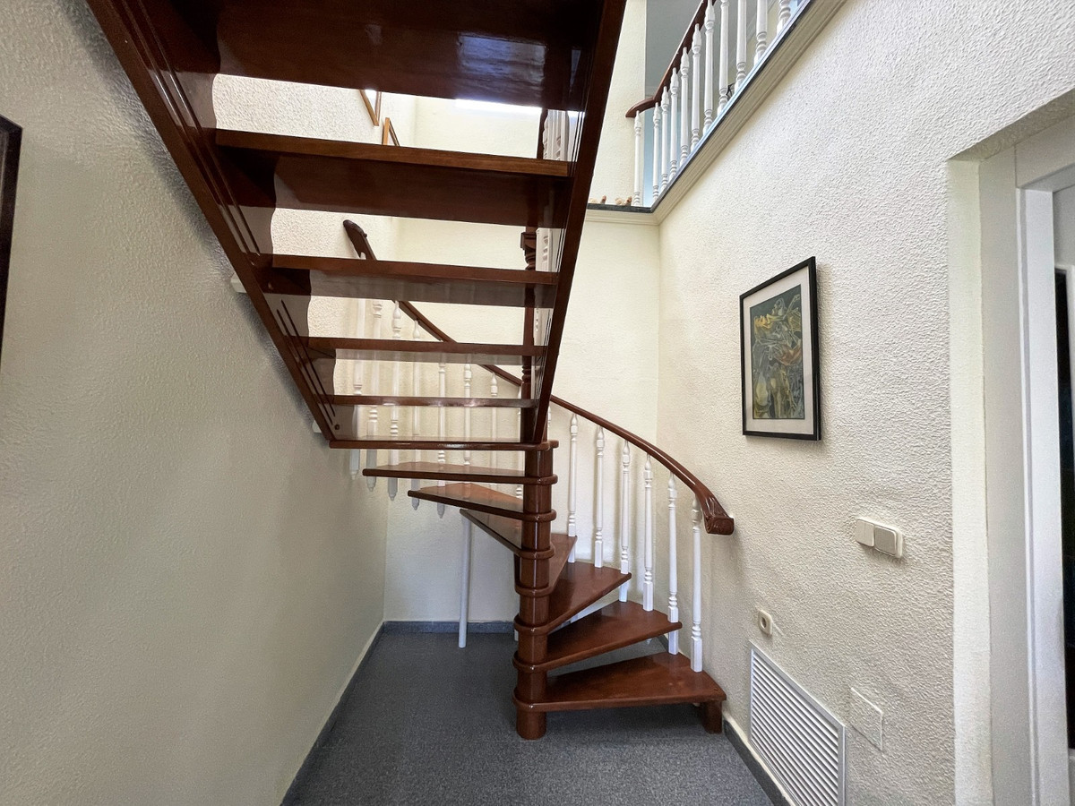 8 Bed Townhouse for sale in Cabo Roig Costa Blanca, Alicante, Spain