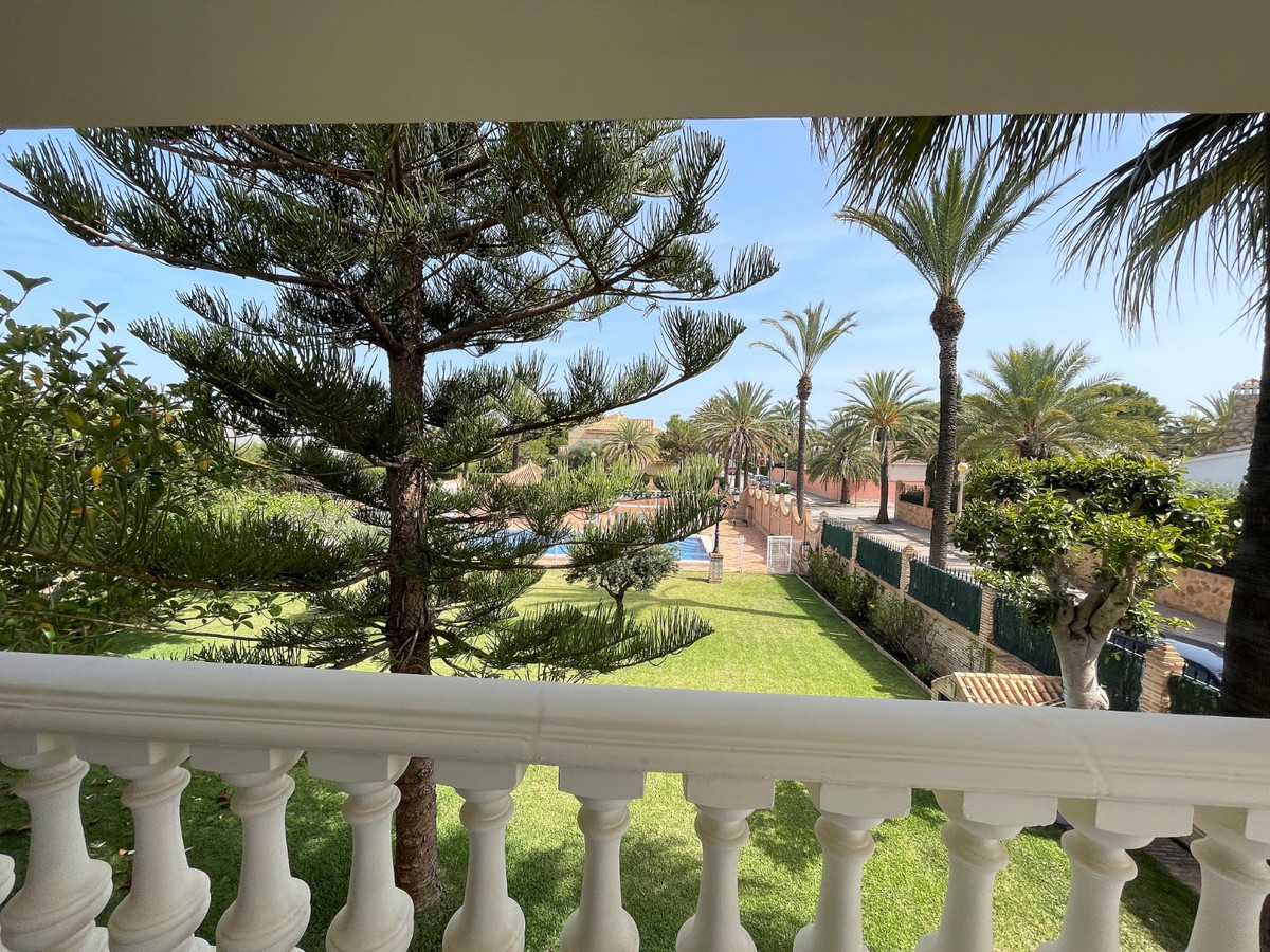 8 Bed Townhouse for sale in Cabo Roig Costa Blanca, Alicante, Spain
