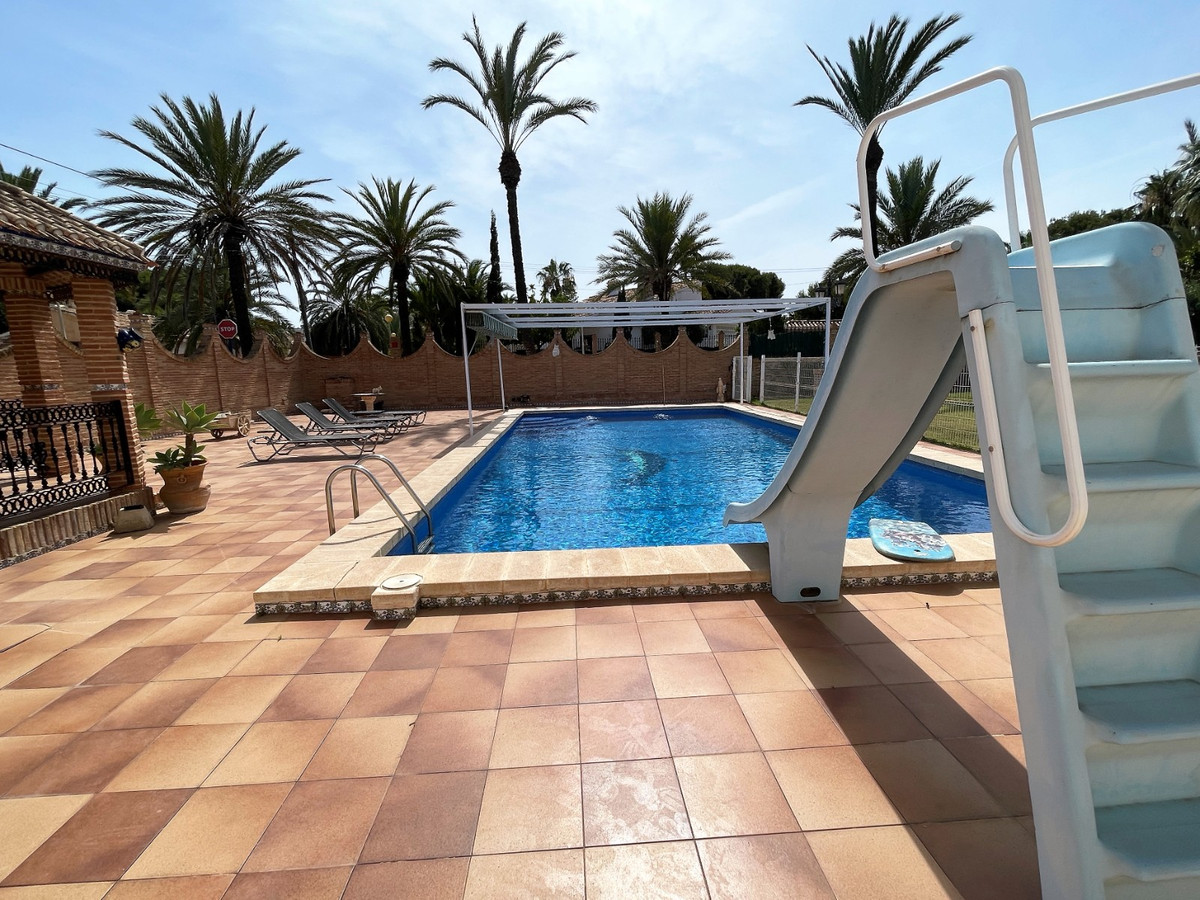 8 Bed Townhouse for sale in Cabo Roig Costa Blanca, Alicante, Spain