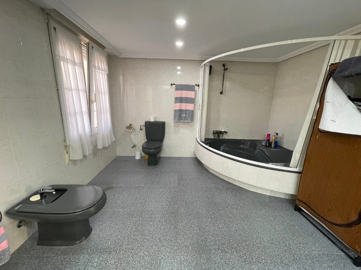 8 Bed Townhouse for sale in Cabo Roig Costa Blanca, Alicante, Spain