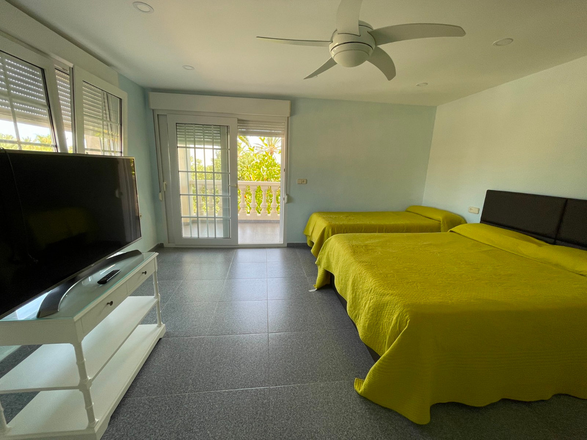 8 Bed Townhouse for sale in Cabo Roig Costa Blanca, Alicante, Spain