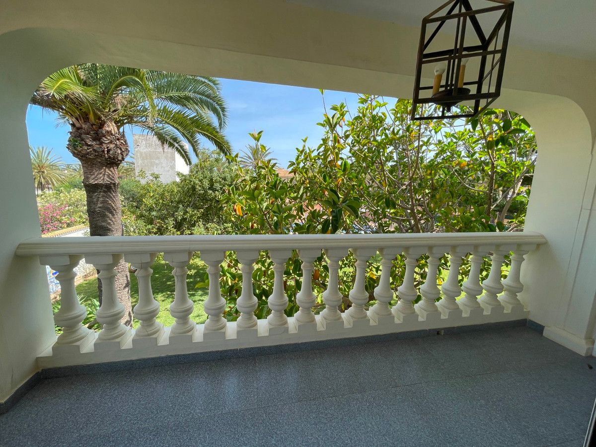 8 Bed Townhouse for sale in Cabo Roig Costa Blanca, Alicante, Spain