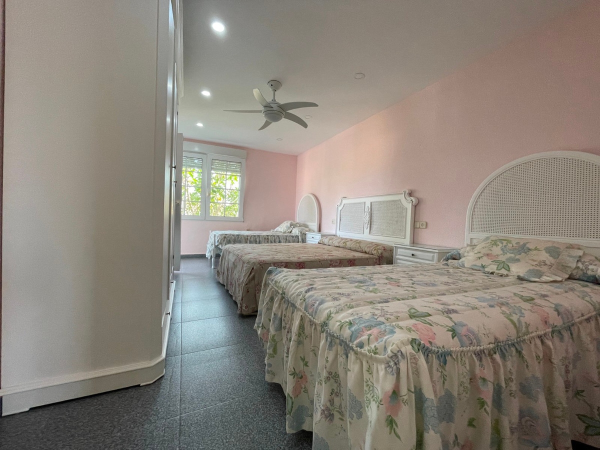 8 Bed Townhouse for sale in Cabo Roig Costa Blanca, Alicante, Spain