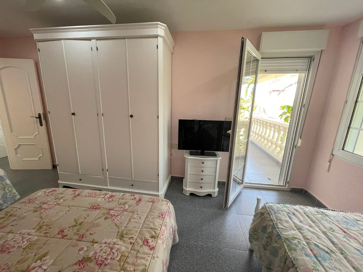 8 Bed Townhouse for sale in Cabo Roig Costa Blanca, Alicante, Spain