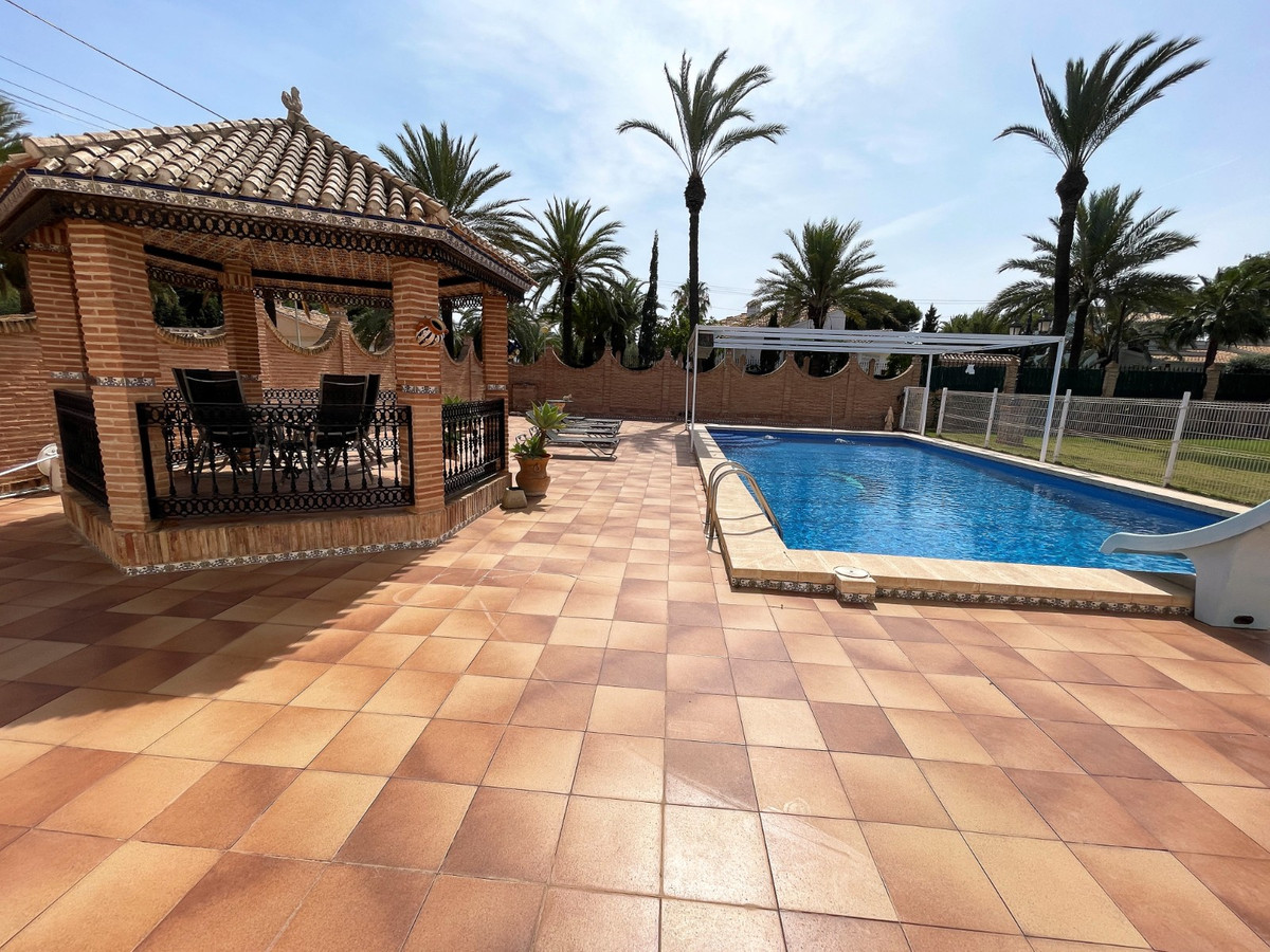 8 Bed Townhouse for sale in Cabo Roig Costa Blanca, Alicante, Spain