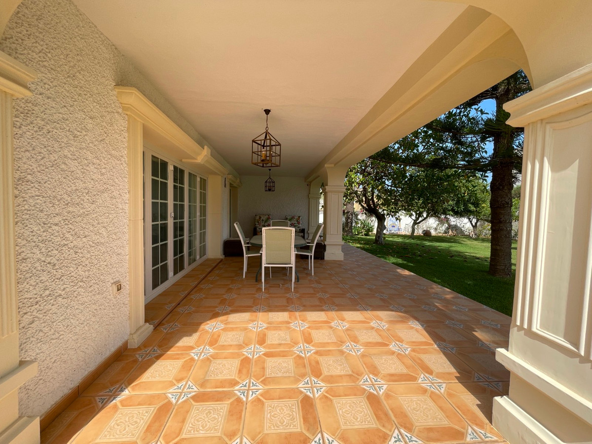 8 Bed Townhouse for sale in Cabo Roig Costa Blanca, Alicante, Spain