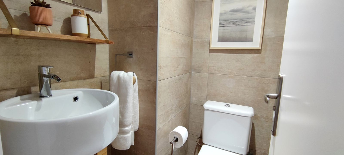 2 Bed Apartment for sale in Puerto Banús Costa Del Sol, Málaga, Spain