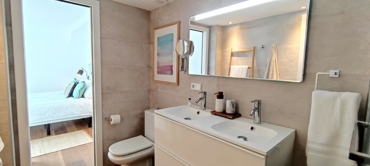 2 Bed Apartment for sale in Puerto Banús Costa Del Sol, Málaga, Spain