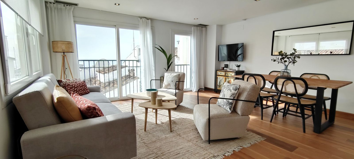 2 Bed Apartment for sale in Puerto Banús Costa Del Sol, Málaga, Spain