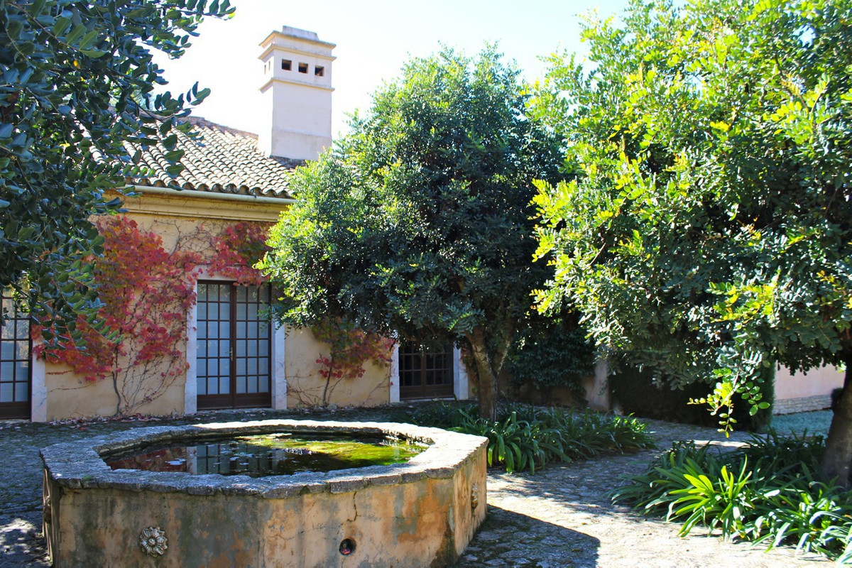 Se vende Finca - Cortijo de 6 dormitorios en Costa Del Sol, Málaga, España