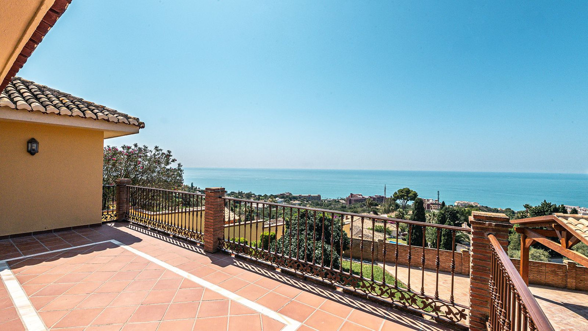 3 Bed Townhouse for sale in La Capellania Costa Del Sol, Málaga, Spain