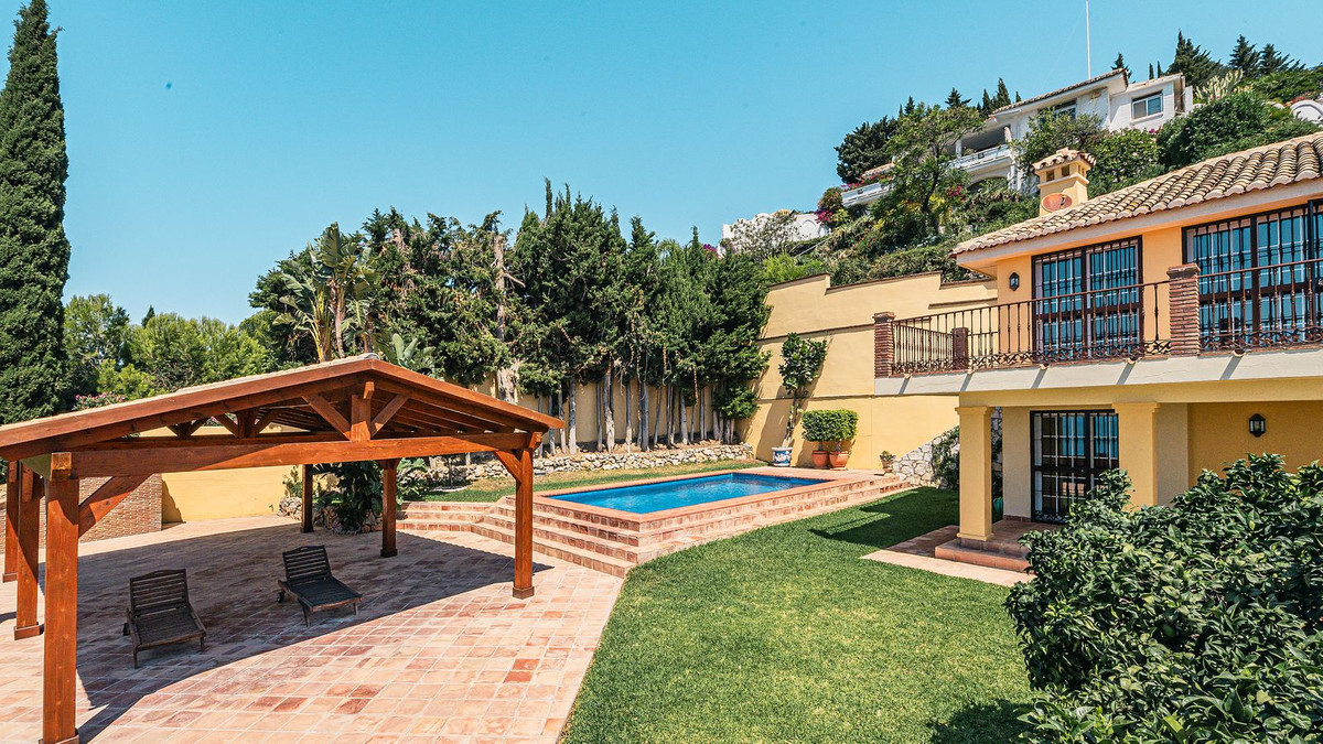 3 Bed Townhouse for sale in La Capellania Costa Del Sol, Málaga, Spain