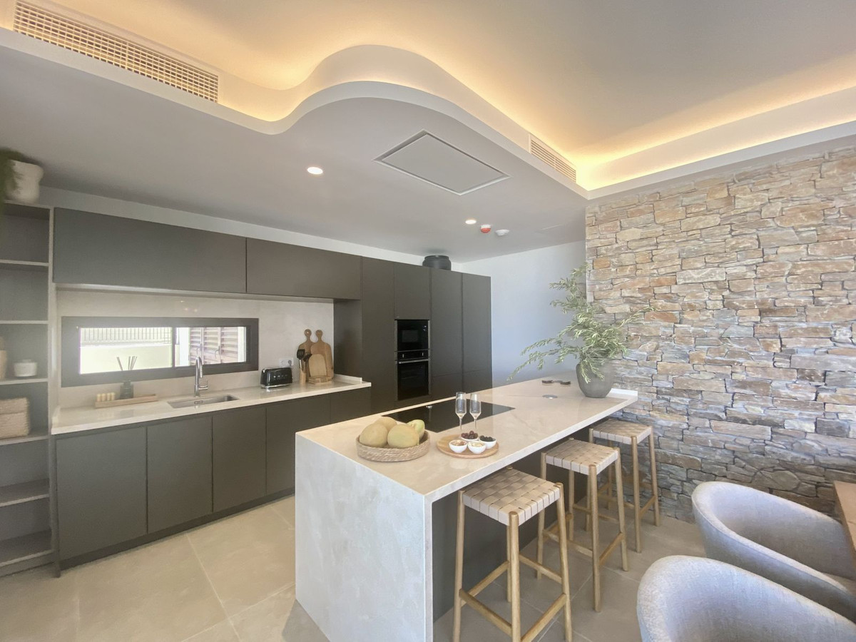 Se vende Villa - Chalet de 5 dormitorios en Costa Del Sol, Málaga, España
