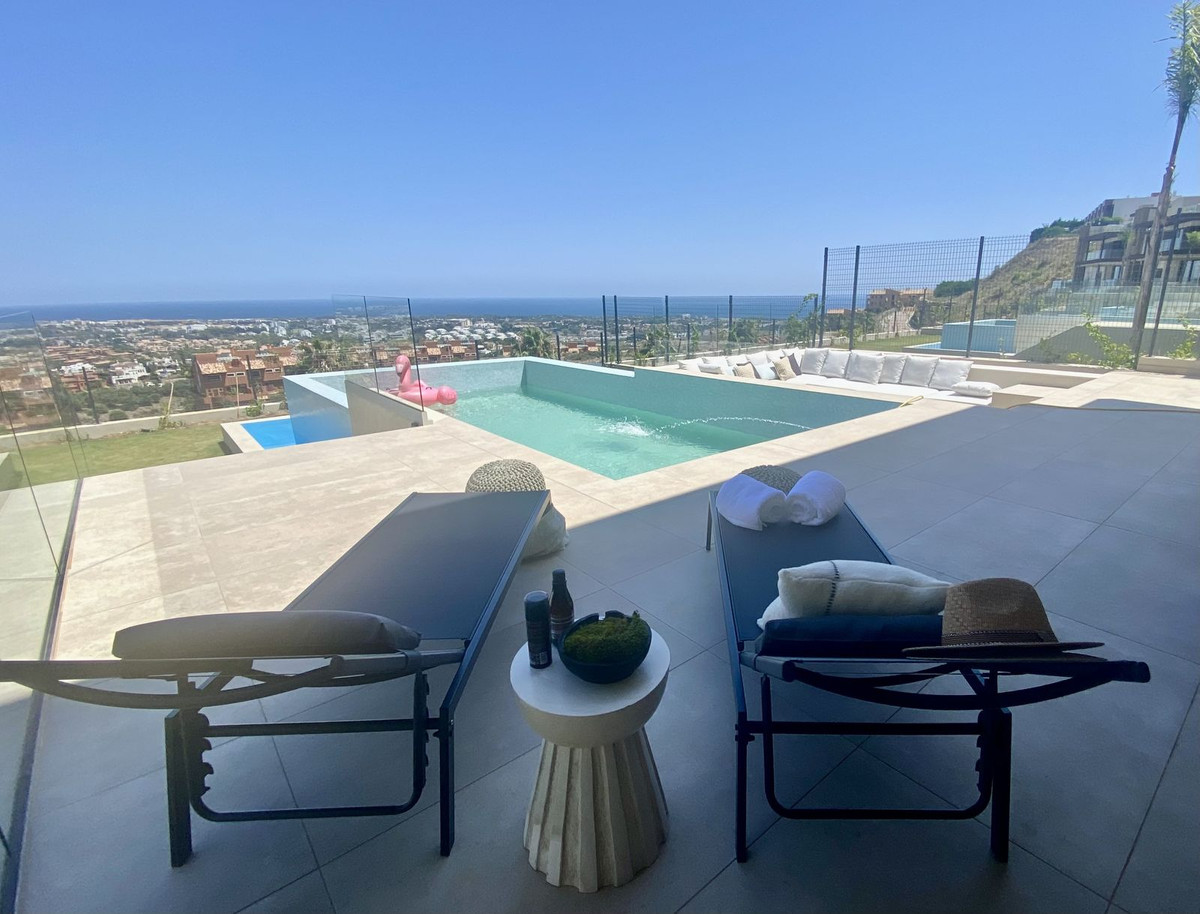 Se vende Villa - Chalet de 5 dormitorios en Costa Del Sol, Málaga, España