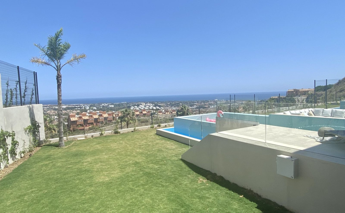 Se vende Villa - Chalet de 5 dormitorios en Costa Del Sol, Málaga, España