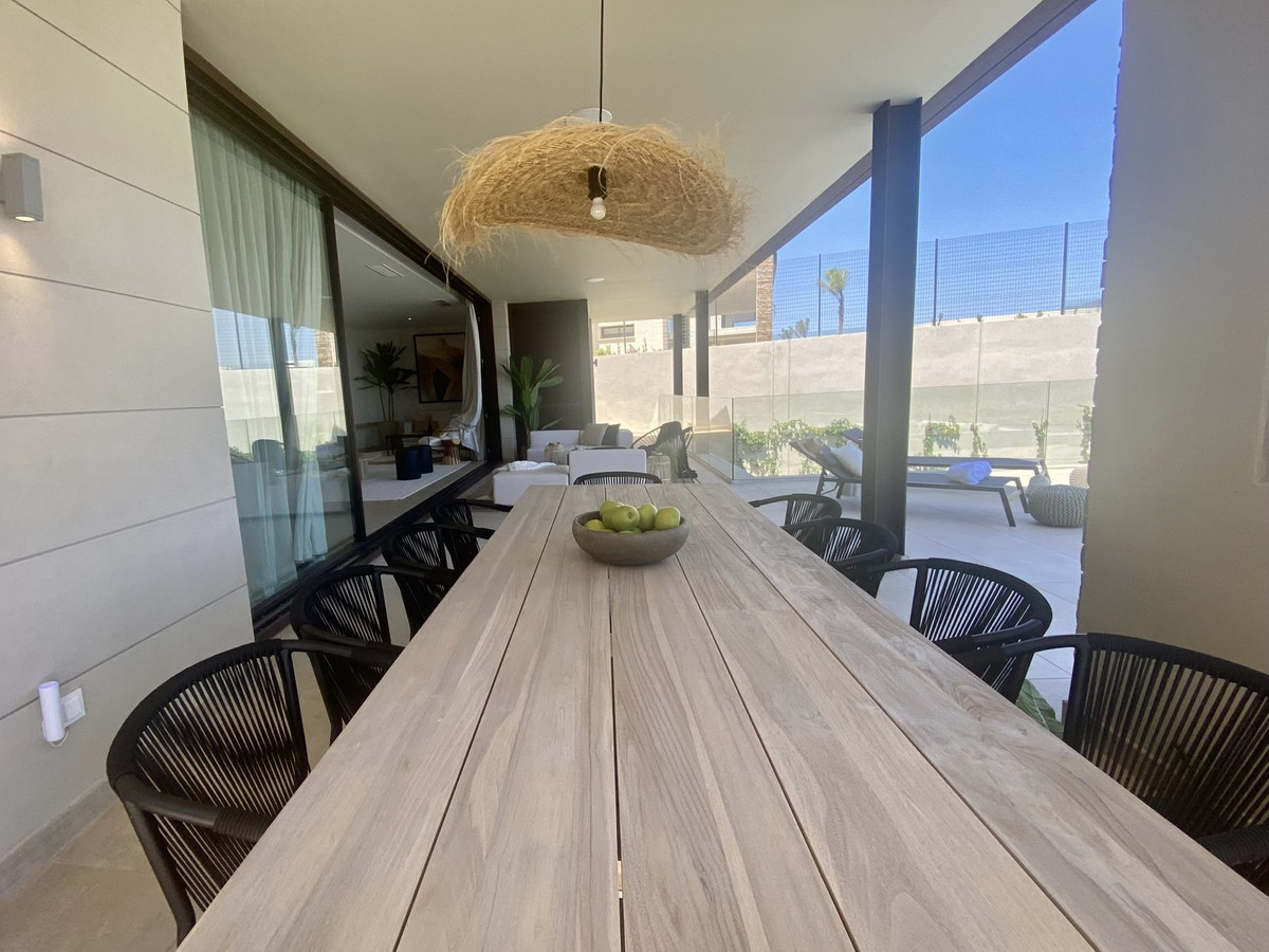 Se vende Villa - Chalet de 5 dormitorios en Costa Del Sol, Málaga, España
