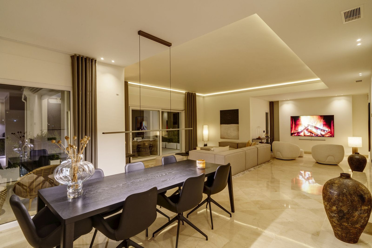 Se vende Villa - Chalet de 6 dormitorios en Costa Del Sol, Málaga, España