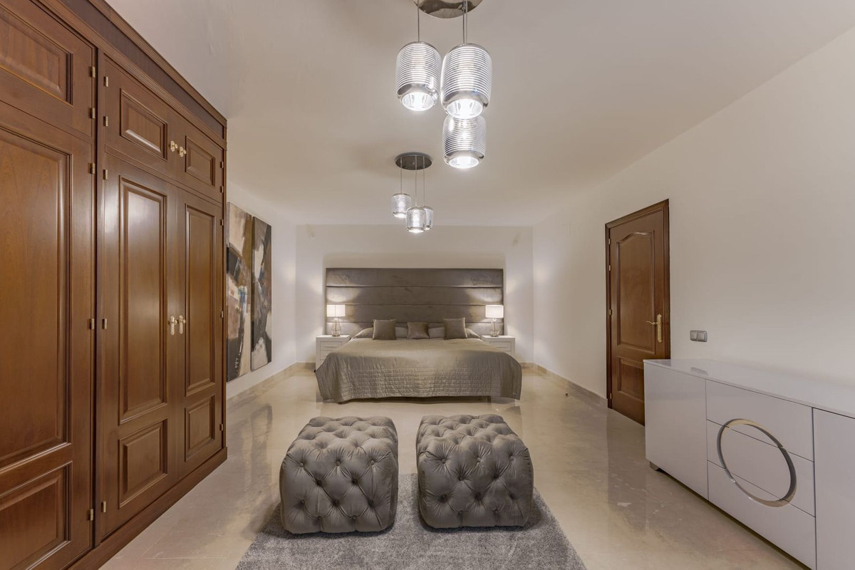 Se vende Villa - Chalet de 6 dormitorios en Costa Del Sol, Málaga, España
