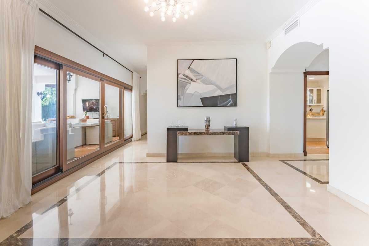 Se vende Villa - Chalet de 6 dormitorios en Costa Del Sol, Málaga, España