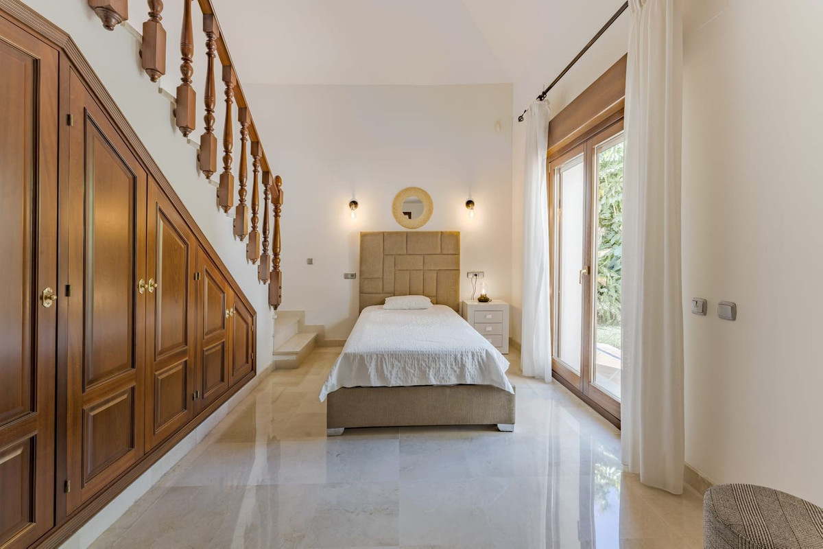 Se vende Villa - Chalet de 6 dormitorios en Costa Del Sol, Málaga, España