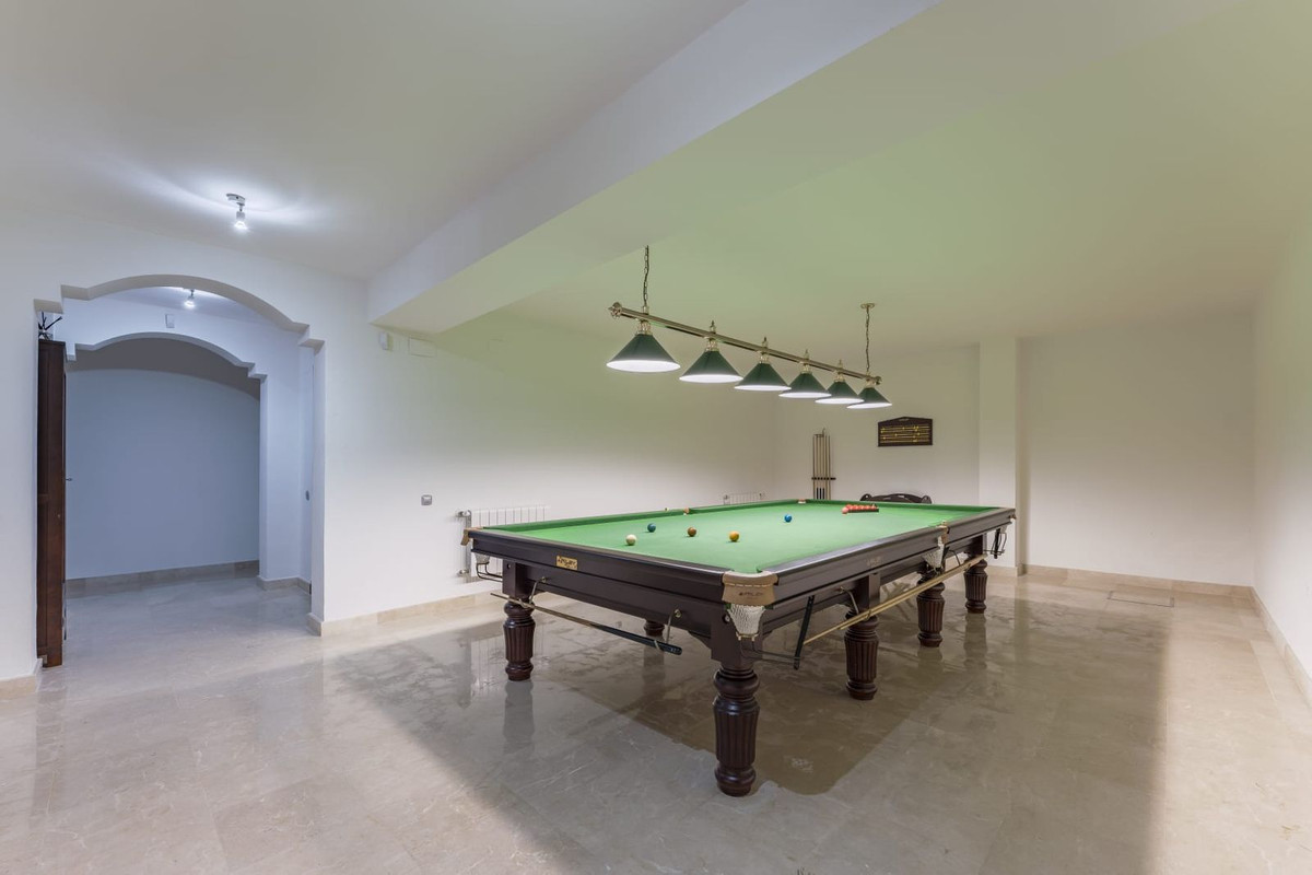 Se vende Villa - Chalet de 6 dormitorios en Costa Del Sol, Málaga, España