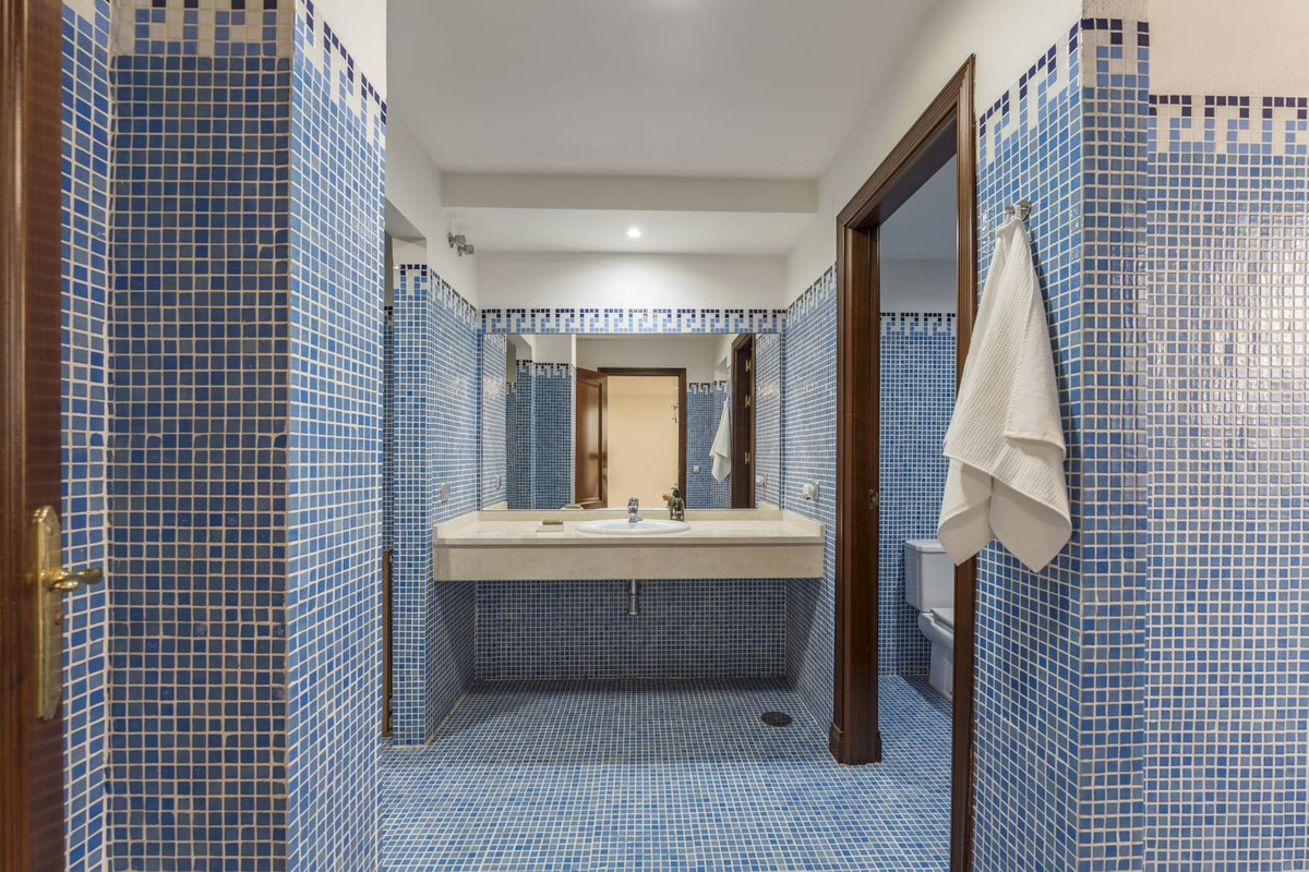 Se vende Villa - Chalet de 6 dormitorios en Costa Del Sol, Málaga, España