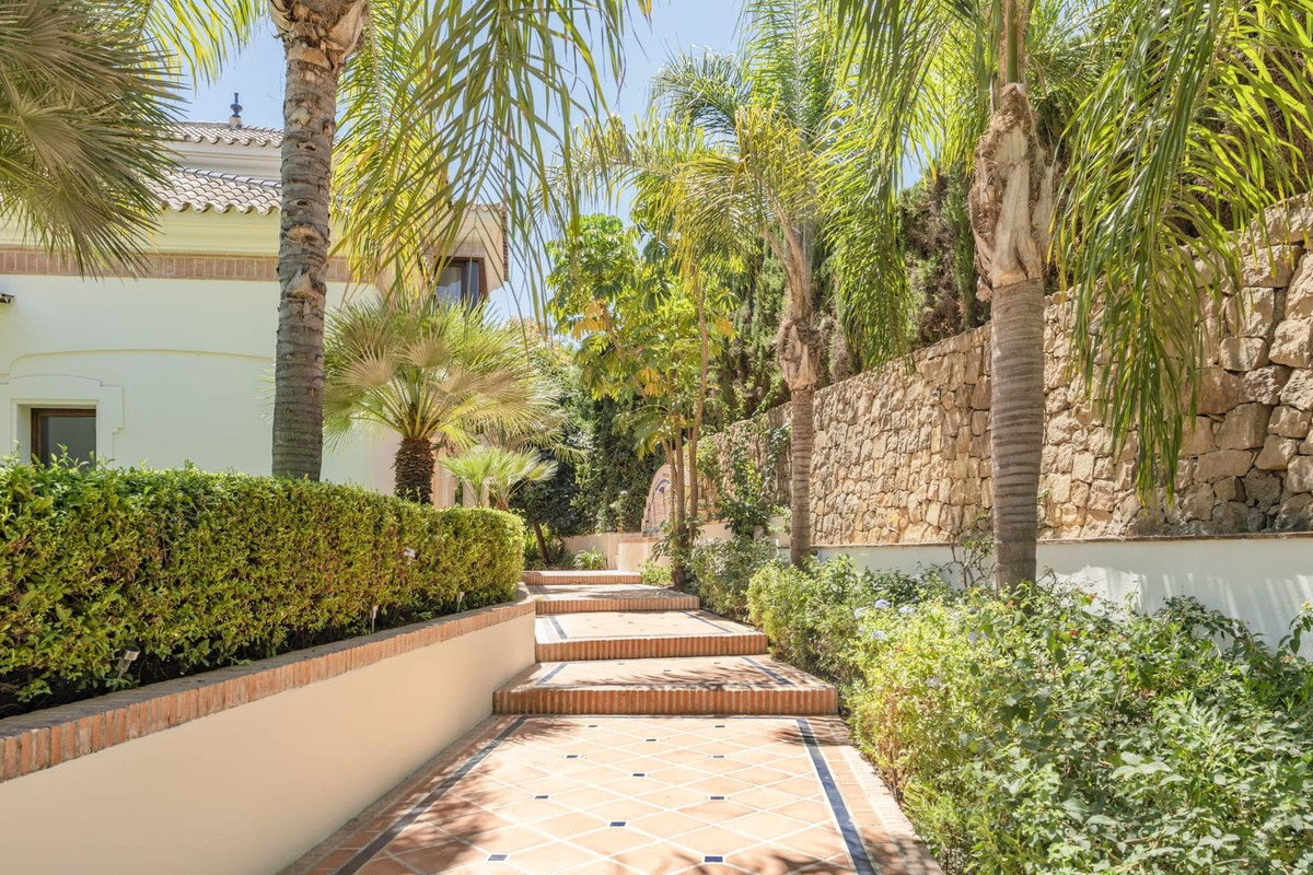 Se vende Villa - Chalet de 6 dormitorios en Costa Del Sol, Málaga, España