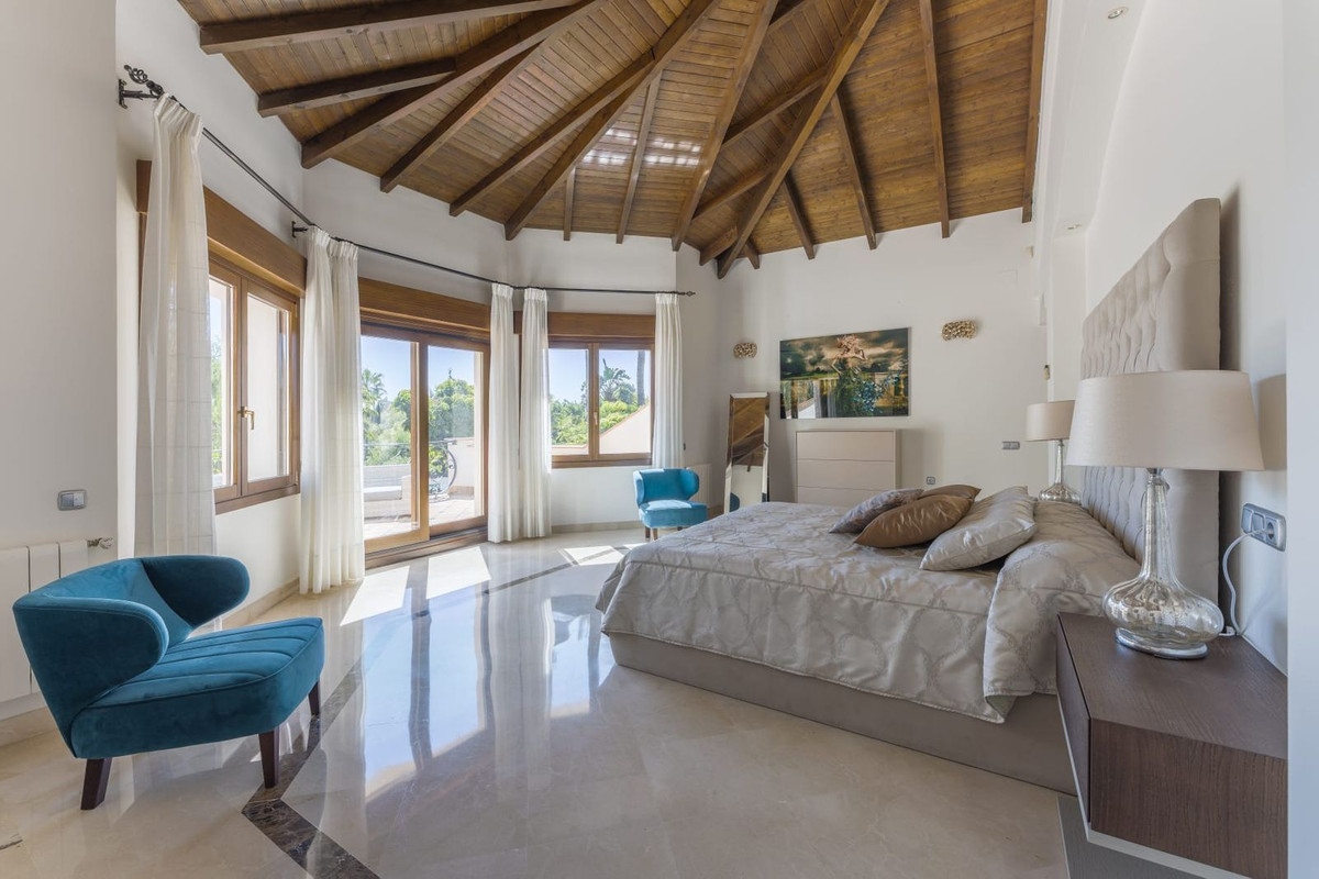Se vende Villa - Chalet de 6 dormitorios en Costa Del Sol, Málaga, España