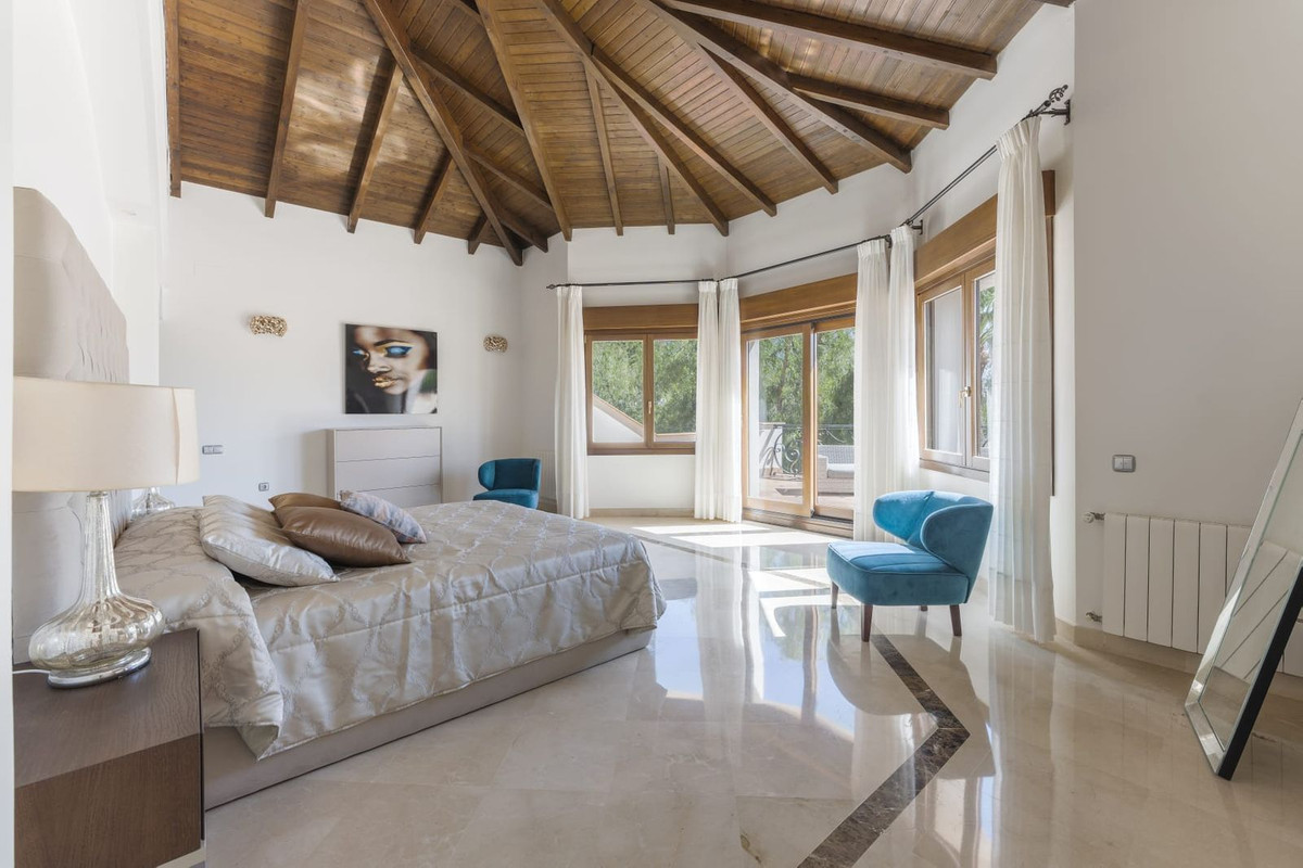 Se vende Villa - Chalet de 6 dormitorios en Costa Del Sol, Málaga, España