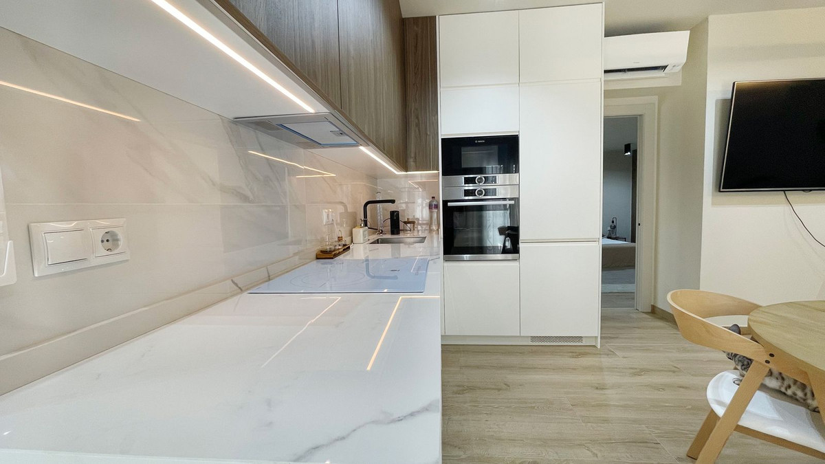 Se vende Apartamento Planta Media de 2 dormitorios en Costa Del Sol, Málaga, España