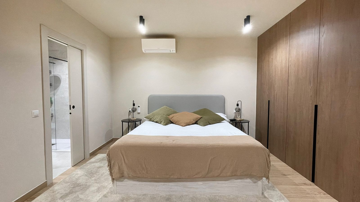 Se vende Apartamento Planta Media de 2 dormitorios en Costa Del Sol, Málaga, España