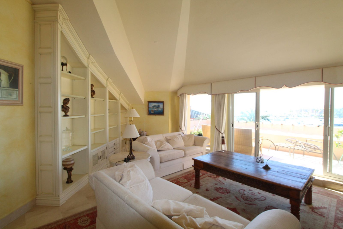 Se vende Ático de 4 dormitorios en Costa Del Sol, Cadiz, España