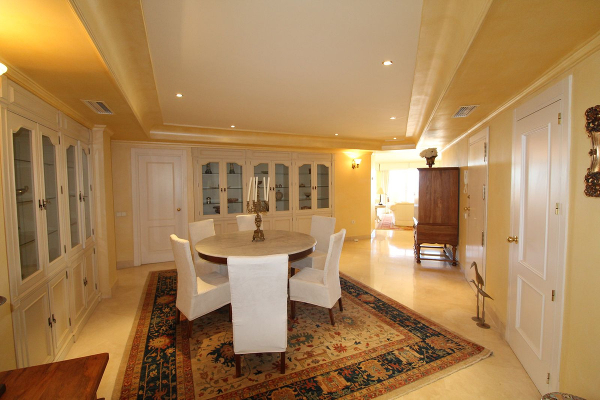 Se vende Ático de 4 dormitorios en Costa Del Sol, Cadiz, España