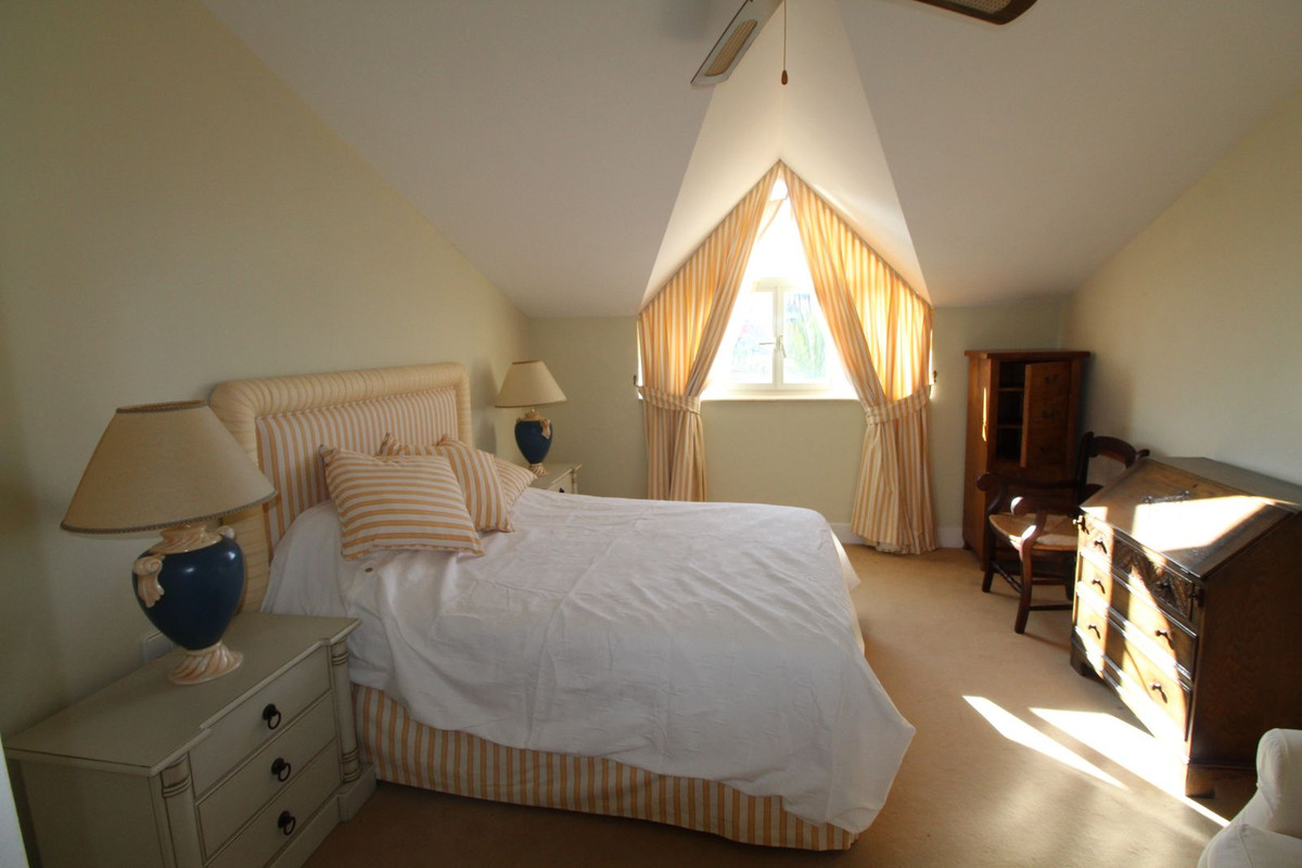Se vende Ático de 4 dormitorios en Costa Del Sol, Cadiz, España
