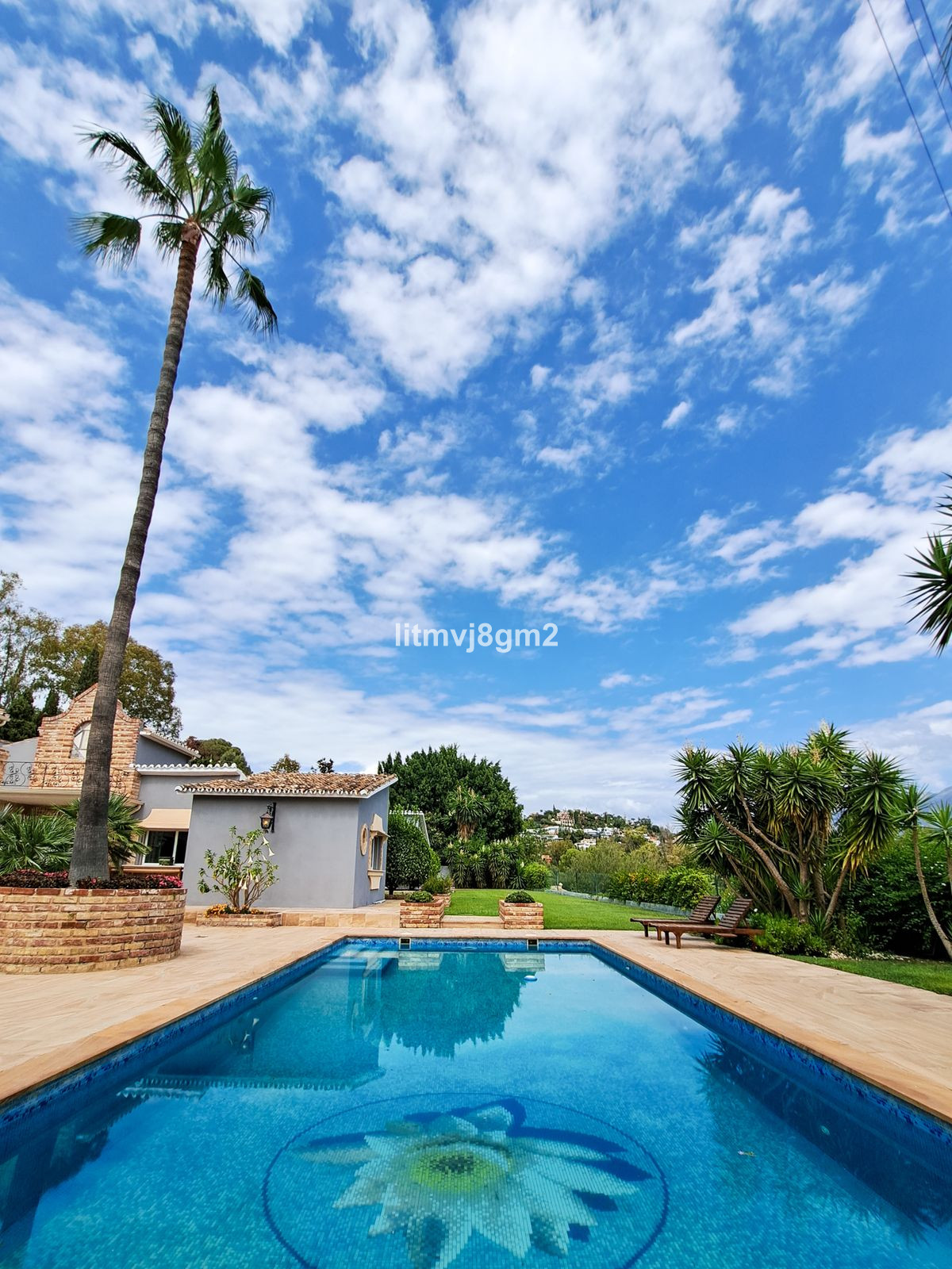5 Bed Townhouse for sale in Benahavís Costa Del Sol, Málaga, Spain