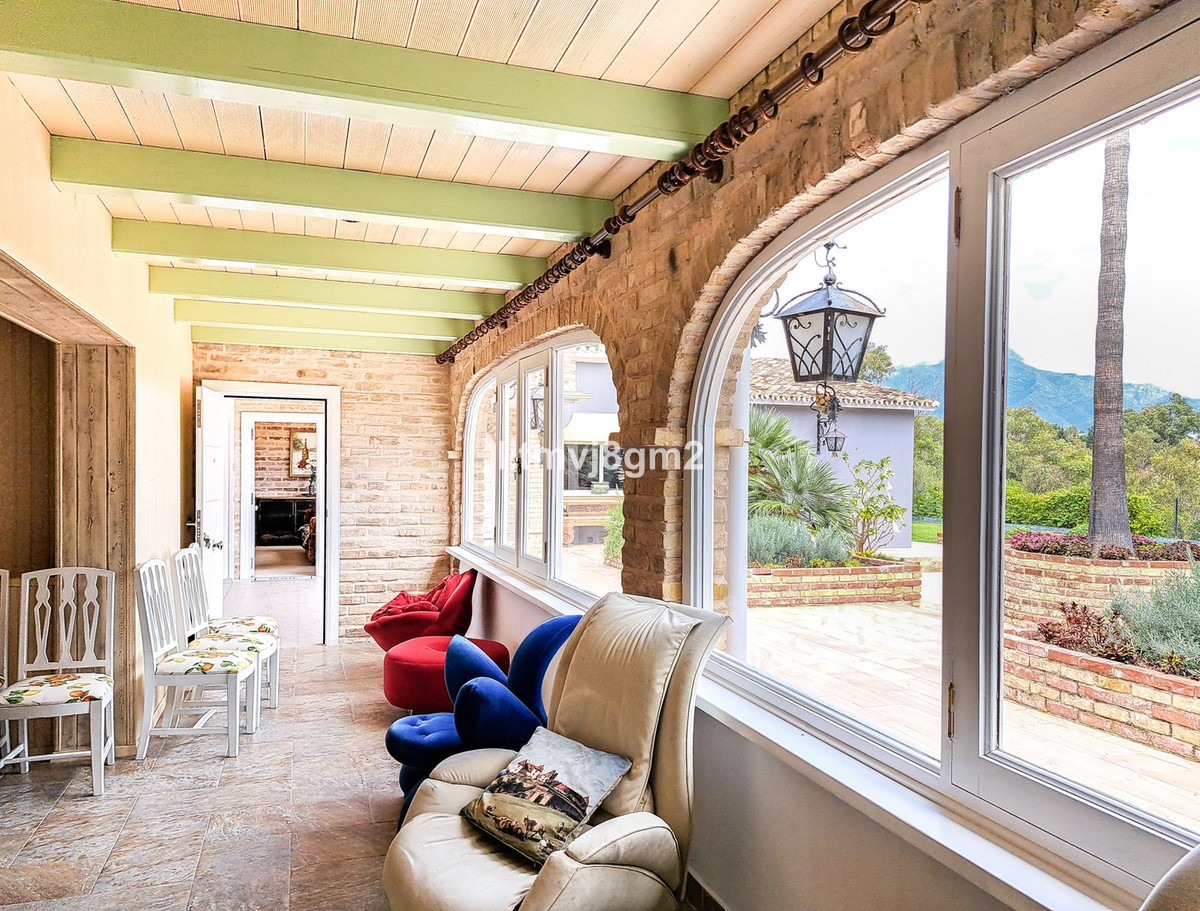 5 Bed Townhouse for sale in Benahavís Costa Del Sol, Málaga, Spain