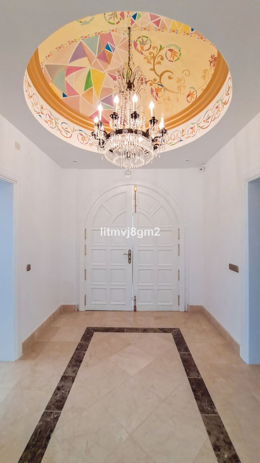 5 Bed Townhouse for sale in Benahavís Costa Del Sol, Málaga, Spain