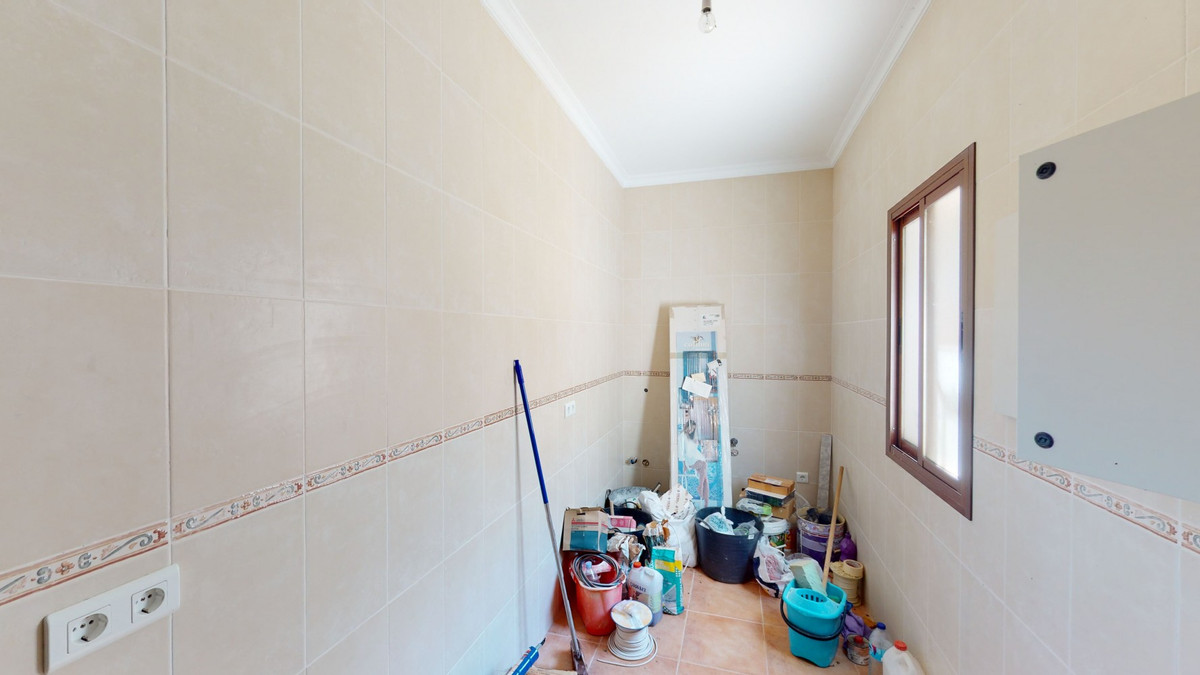 4 Bed Townhouse for sale in Colmenar Costa Del Sol East, Málaga, Spain