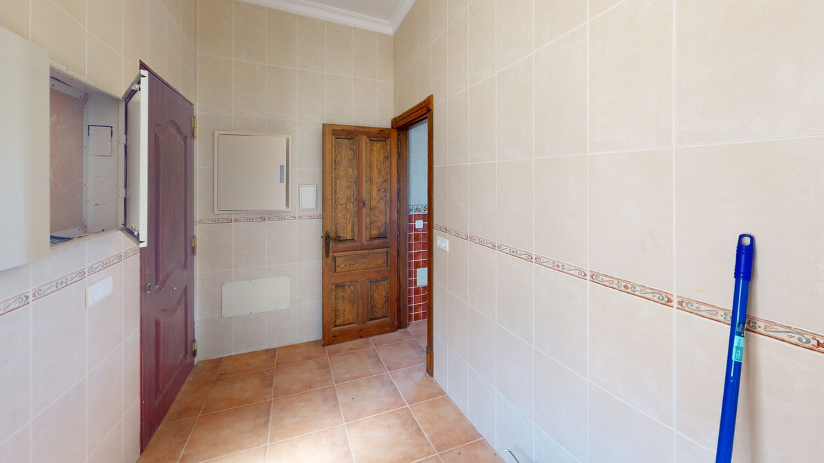 4 Bed Townhouse for sale in Colmenar Costa Del Sol East, Málaga, Spain
