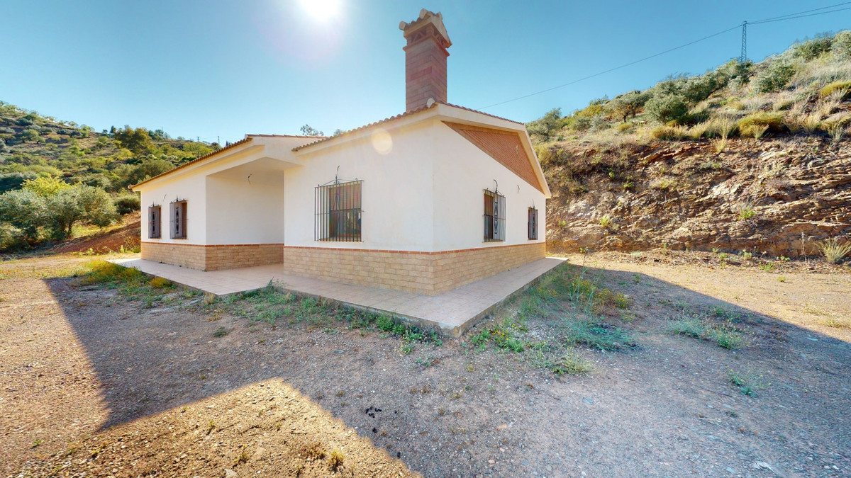 4 Bed Townhouse for sale in Colmenar Costa Del Sol East, Málaga, Spain