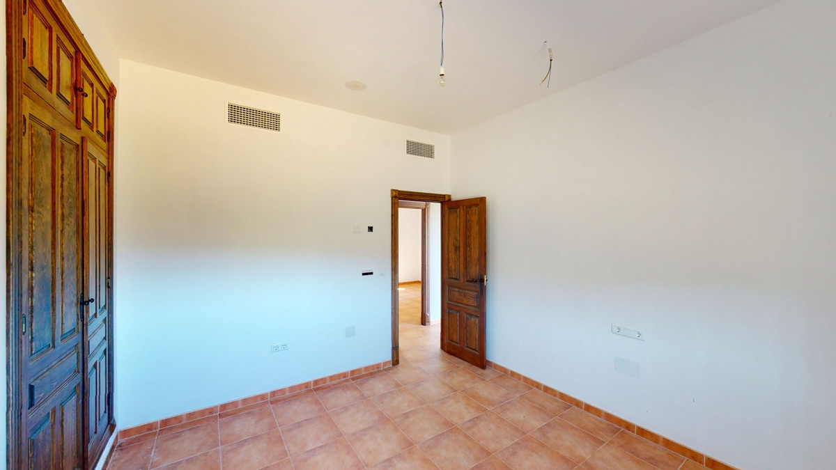 4 Bed Townhouse for sale in Colmenar Costa Del Sol East, Málaga, Spain