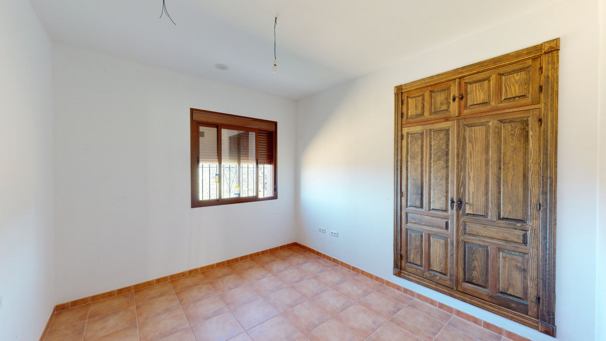 4 Bed Townhouse for sale in Colmenar Costa Del Sol East, Málaga, Spain